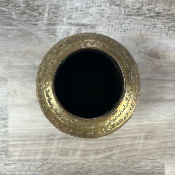 Vintage Etched Brass Vase 6" Middle Eastern Indian Style Decorative Urn Jar - Picture 5 of 6